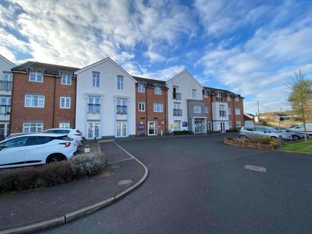 2 bed flat for sale