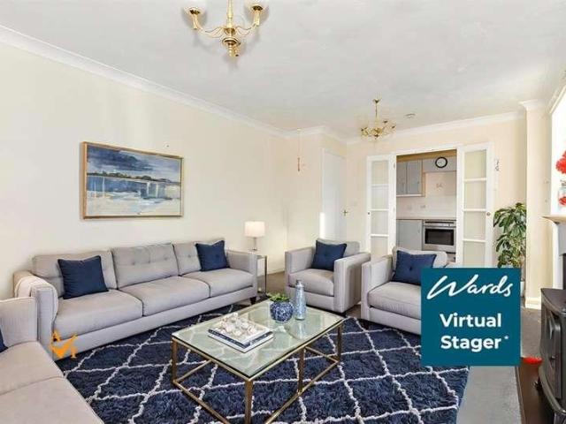2 bed flat for sale