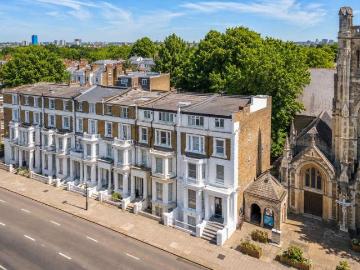 2 bed flat for sale