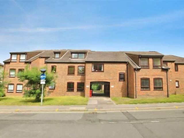 2 bed flat for sale
