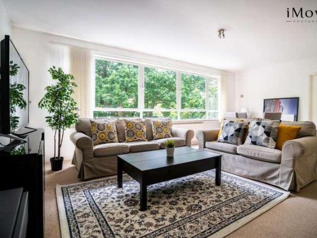 2 bed flat for sale