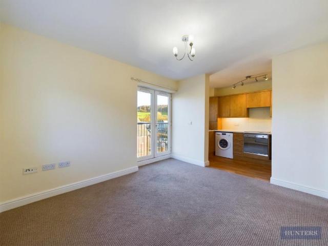 2 bed flat for sale