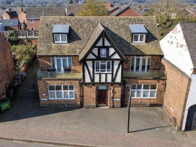 2 bed flat for sale