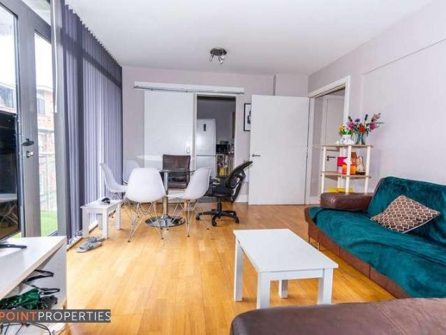 2 bed flat for sale
