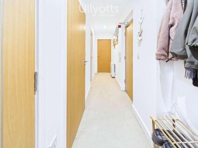 2 bed flat for sale