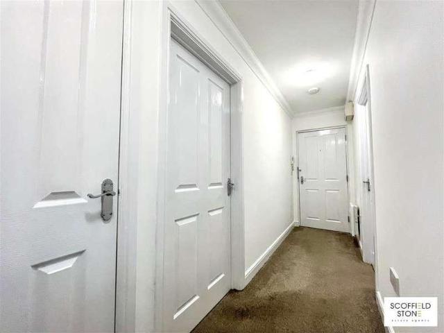 2 bed flat for sale