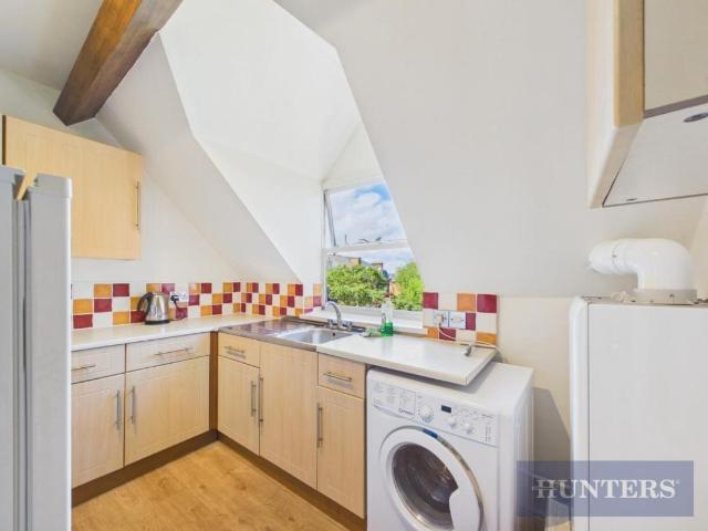 2 bed flat for sale