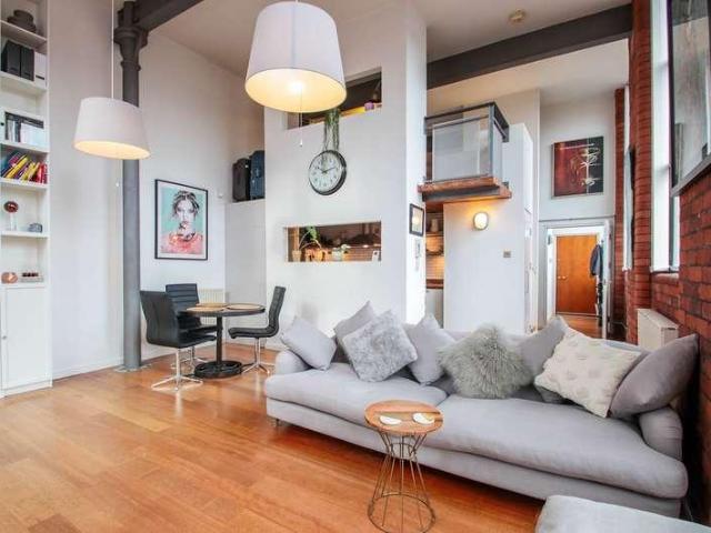 2 bed flat for sale