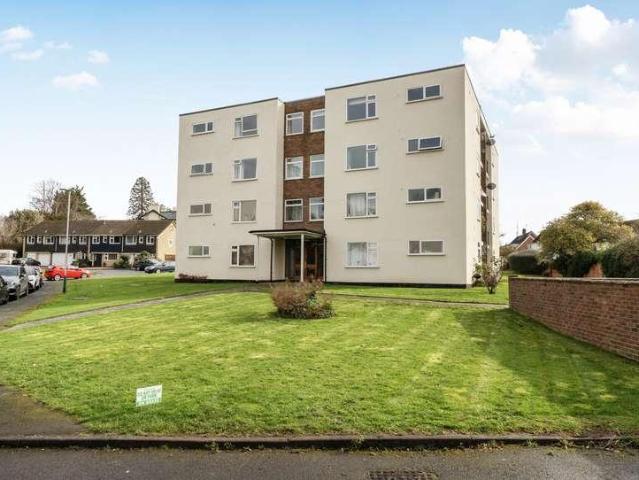 2 bed flat for sale
