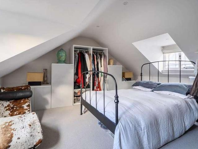 2 bed flat for sale