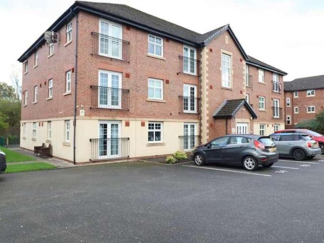 2 bed flat for sale