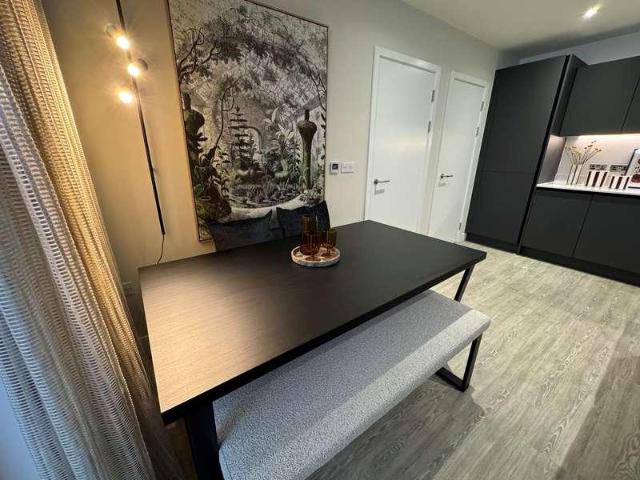 2 bed flat for sale