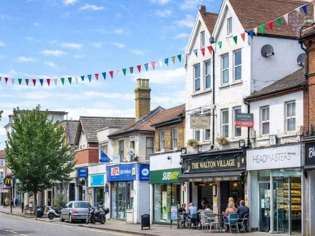 2 bed flat for sale