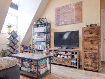 2 bed flat for sale