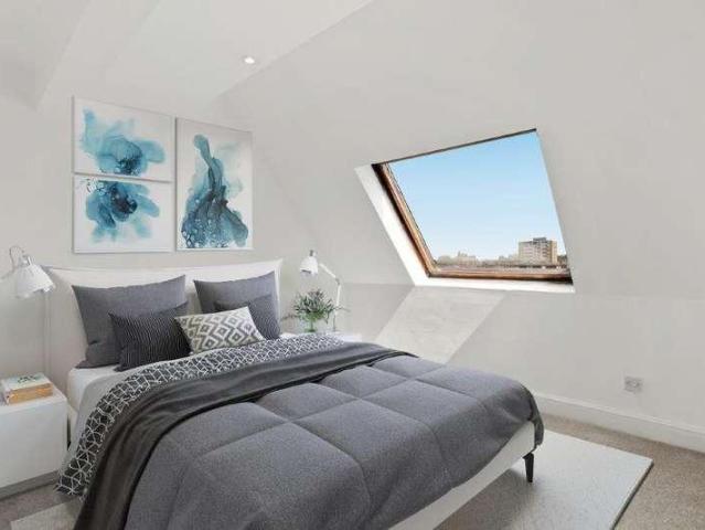 2 bed flat for sale