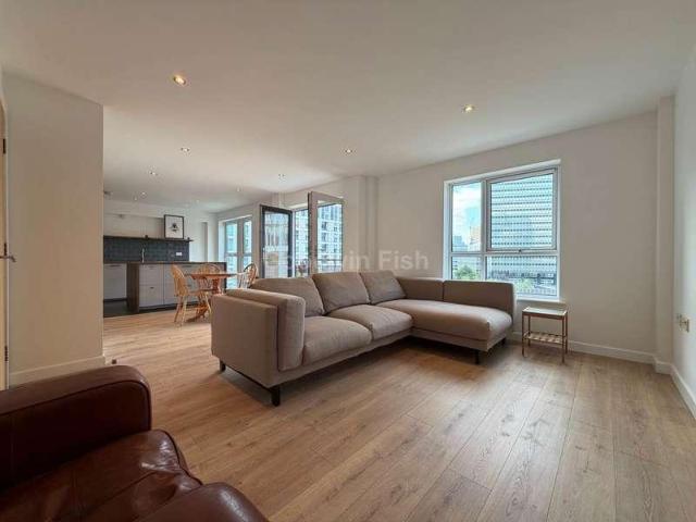 2 bed flat for sale