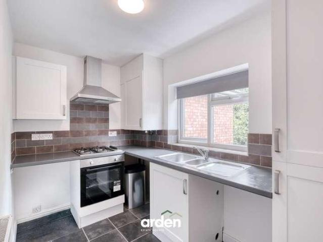 2 bed flat for sale