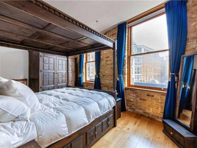 2 bed flat for sale