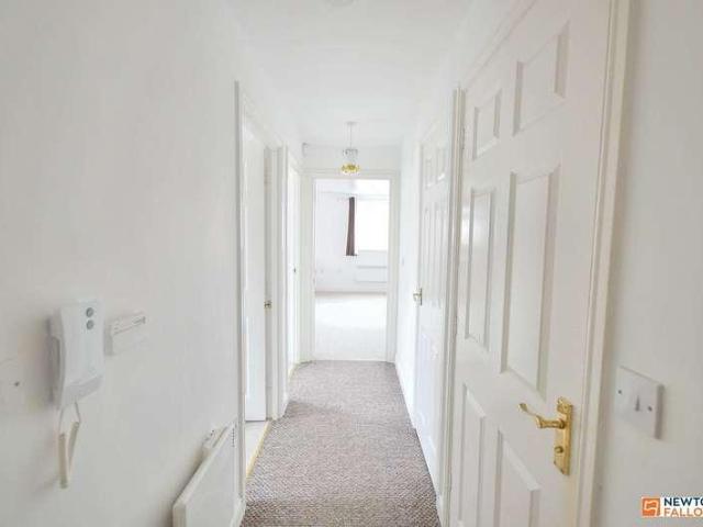 2 bed flat for sale