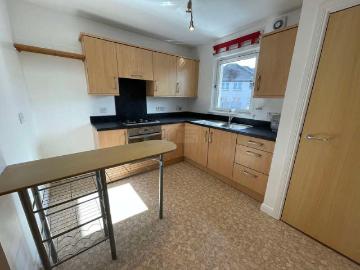 2 bed flat for sale