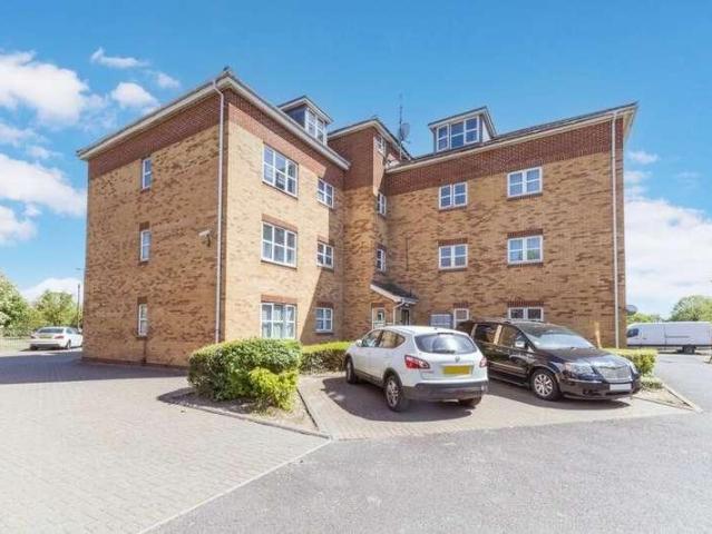 2 bed flat for sale