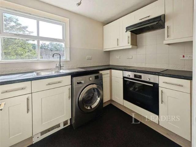 2 bed flat for sale