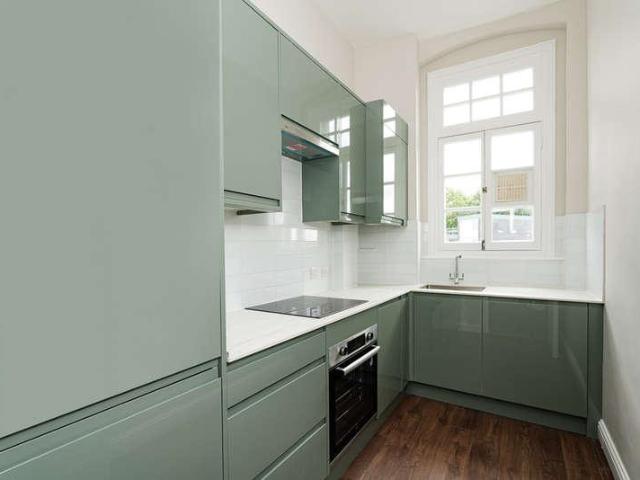 2 bed flat for sale