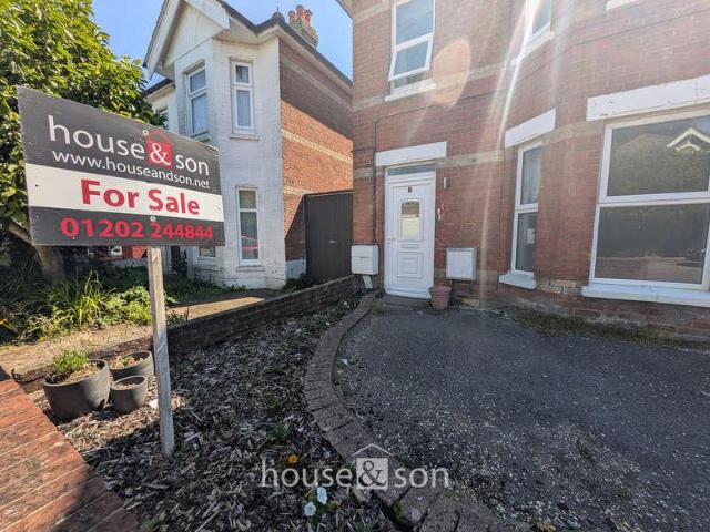 2 bed flat for sale