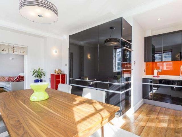 2 bed flat for sale