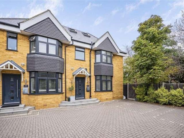 2 bed flat for sale