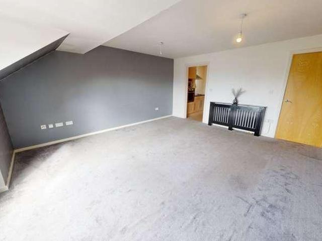 2 bed flat for sale