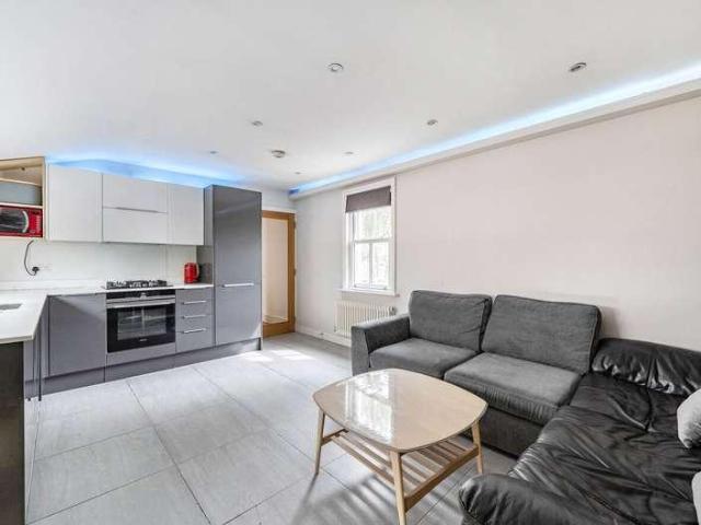 2 bed flat for sale