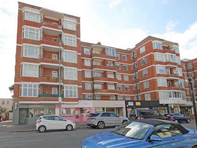 2 bed flat for sale