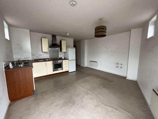 2 bed flat for sale
