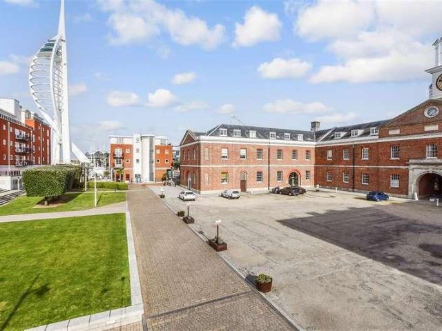 2 bed flat for sale