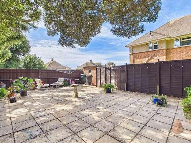 2 bed flat for sale