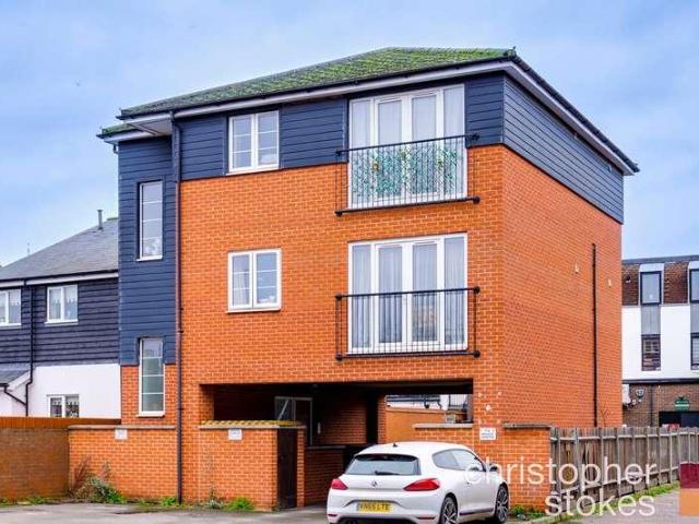 2 bed flat for sale