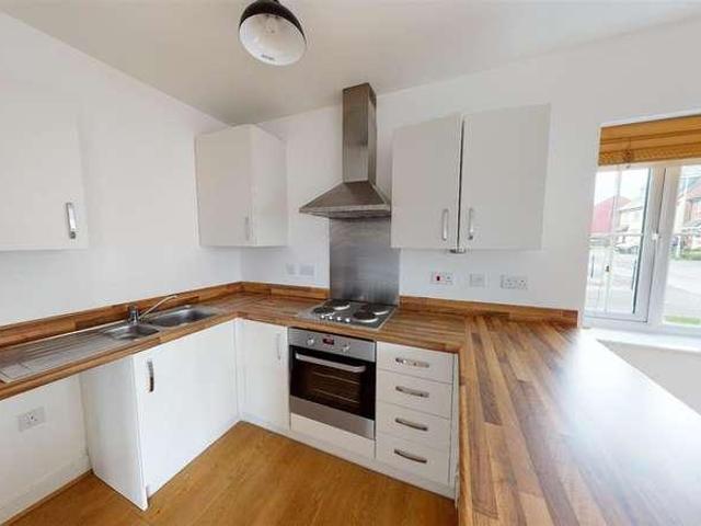 2 bed flat for sale