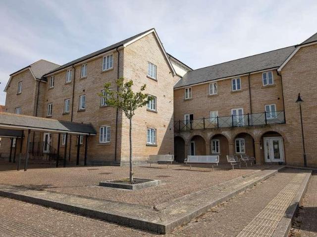 2 bed flat for sale
