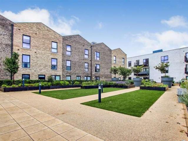 2 bed flat for sale