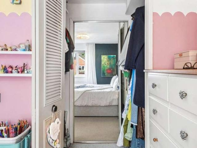 2 bed flat for sale