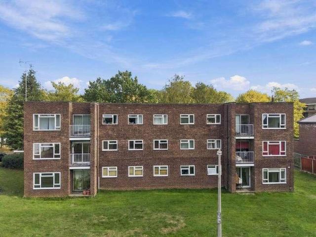 2 bed flat for sale
