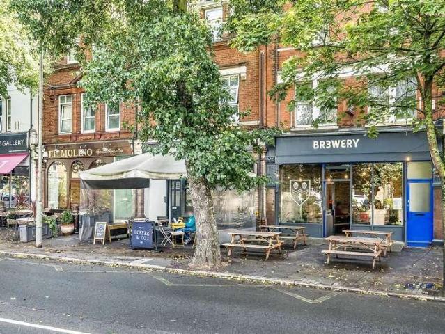 2 bed flat for sale