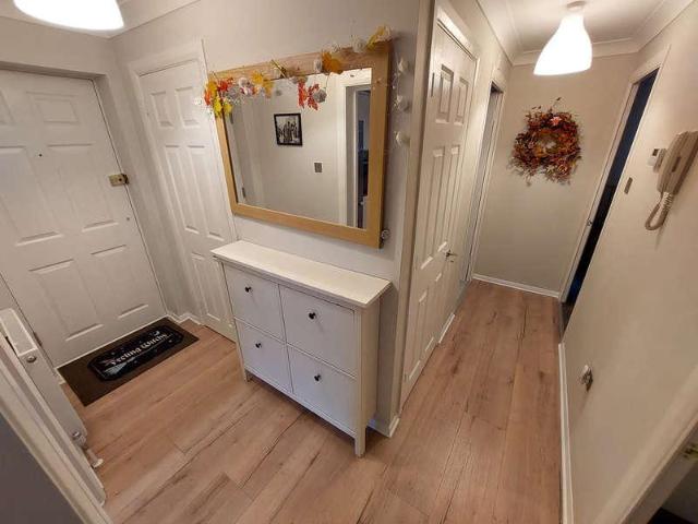 2 bed flat for sale