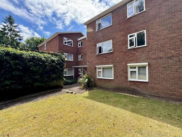2 bed flat for sale