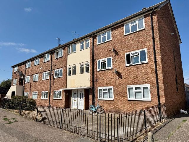 2 bed flat for sale