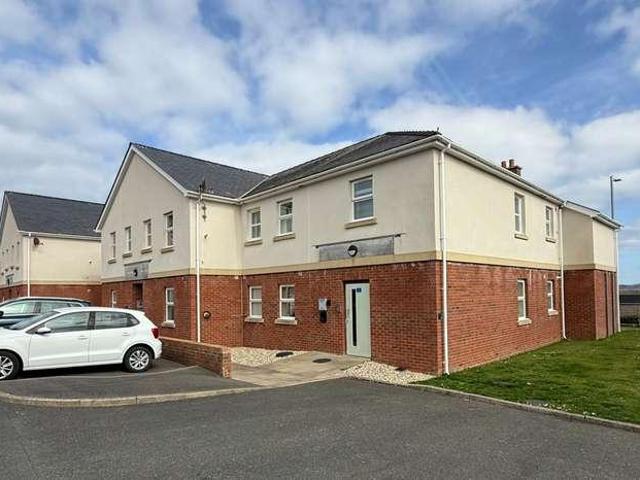 2 bed flat for sale