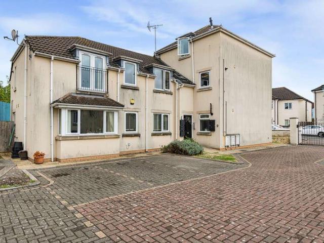 2 bed flat for sale