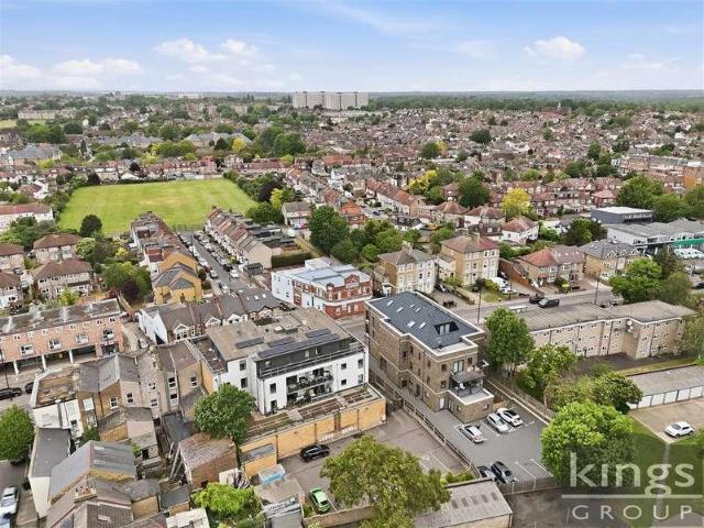 2 bed flat for sale