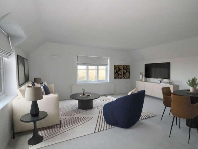 2 bed flat for sale